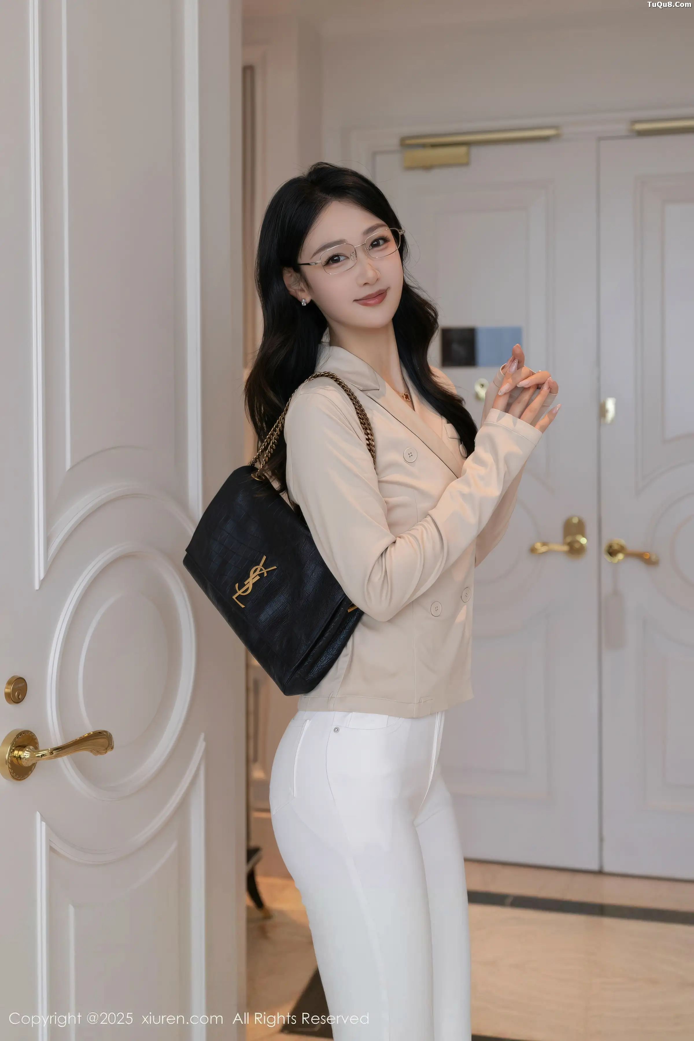 Tang Anqi Sexy OL Outfit Revealing Light-Colored Lingerie Paired with Ultra-Thin Sheer Fabric Showcasing Graceful Figure Stunning Photos 84P 2