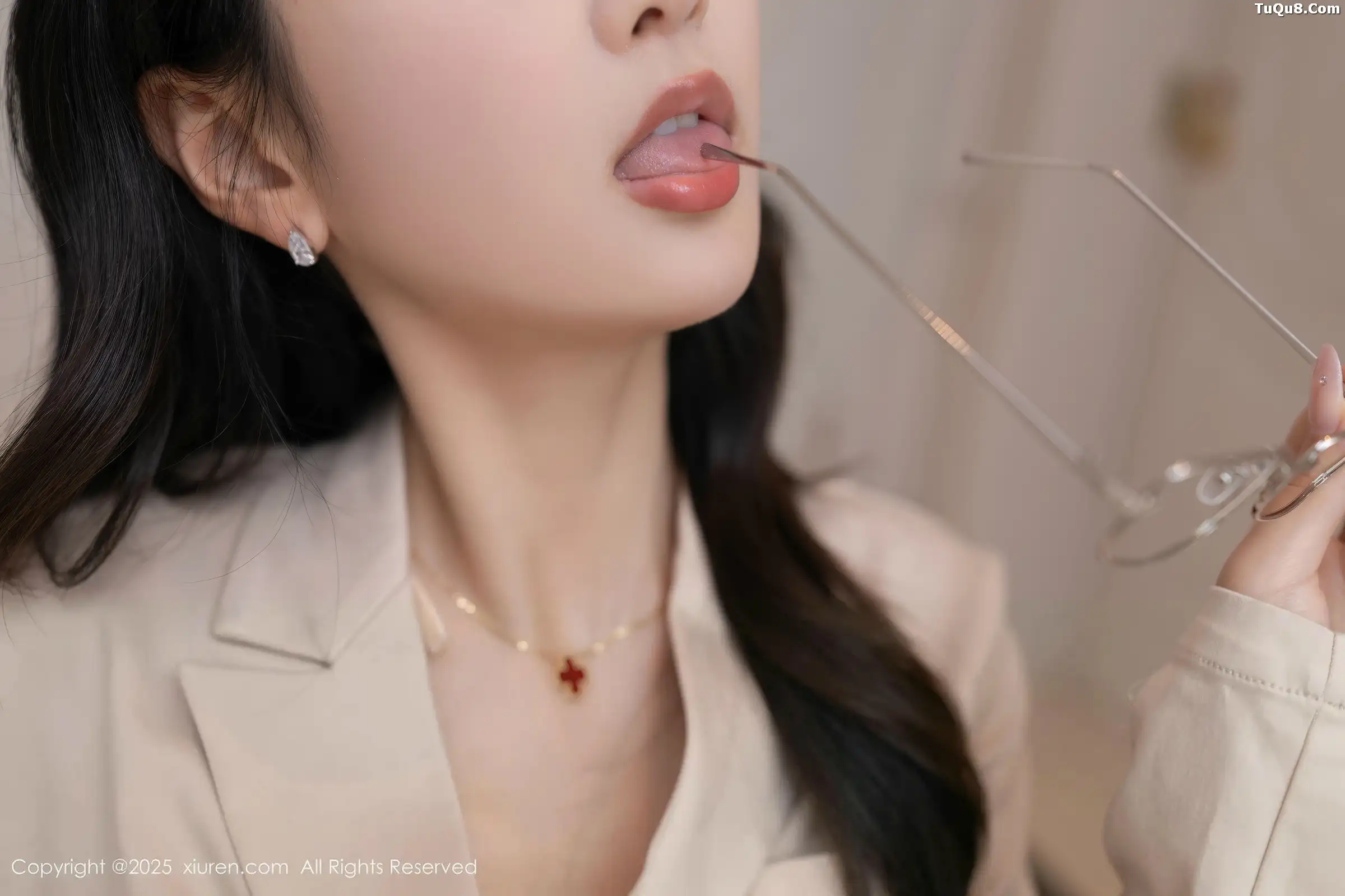 Tang Anqi Sexy OL Outfit Revealing Light-Colored Lingerie Paired with Ultra-Thin Sheer Fabric Showcasing Graceful Figure Stunning Photos 84P 6