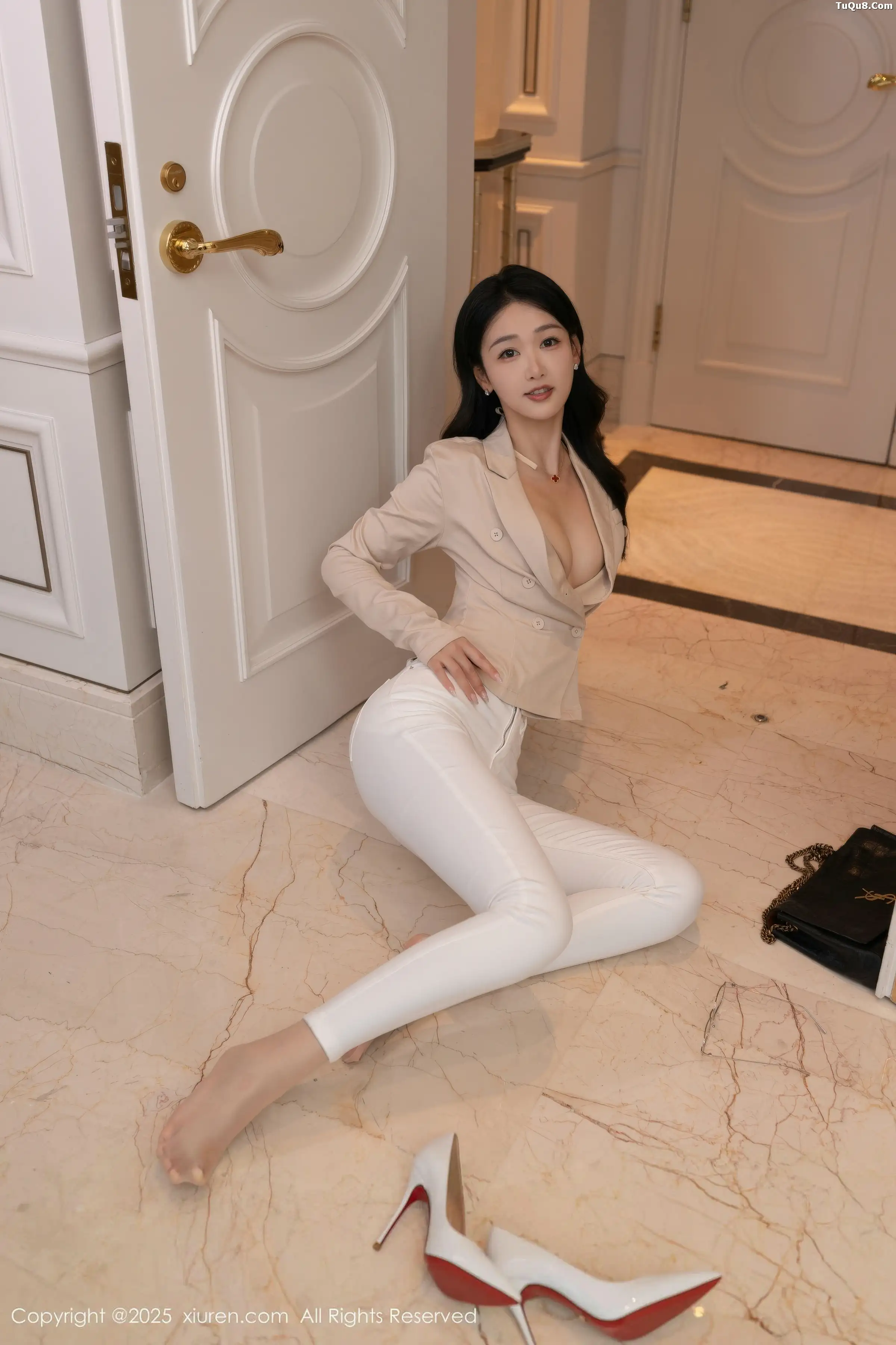 Tang Anqi Sexy OL Outfit Revealing Light-Colored Lingerie Paired with Ultra-Thin Sheer Fabric Showcasing Graceful Figure Stunning Photos 84P 9