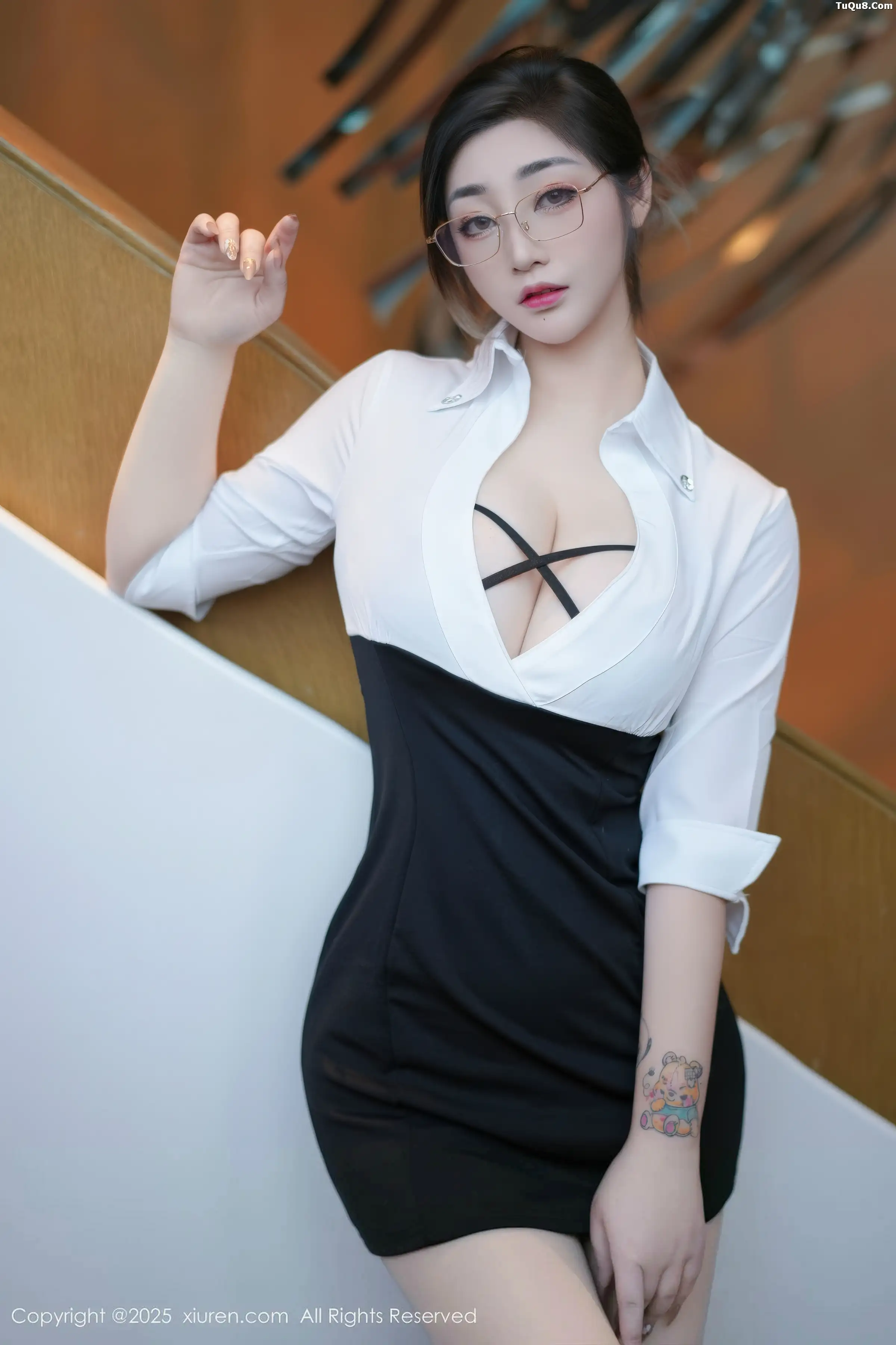 Daji_Toxic Sexy White Shirt Revealing Black Innerwear Showing Full Figure Exquisite Photo Set 80P 7