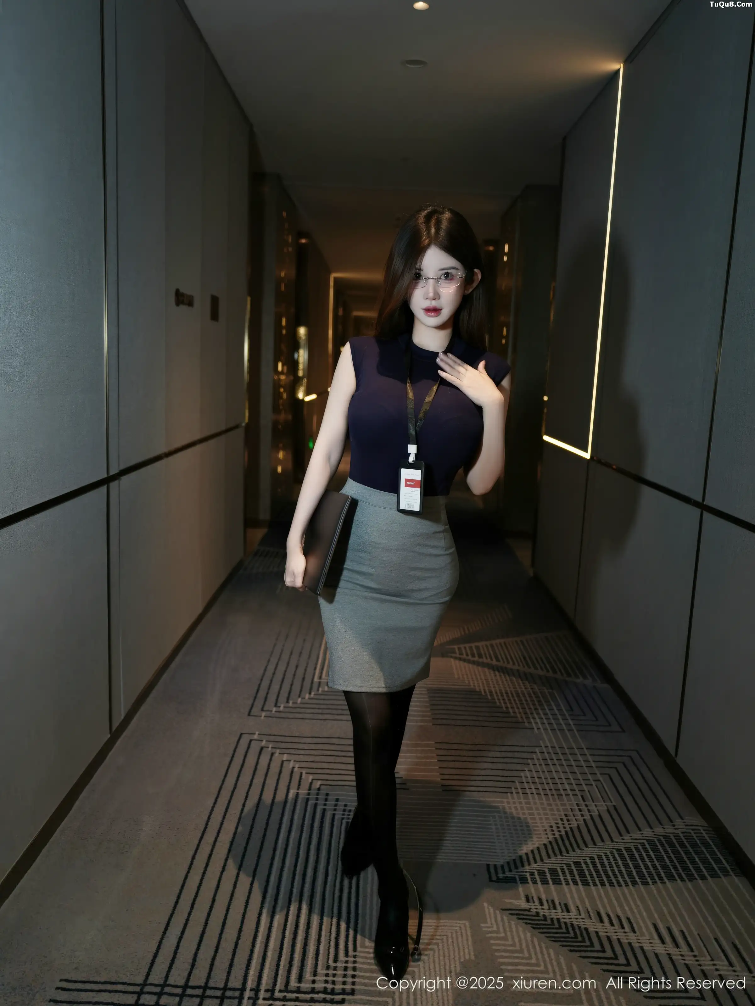 Su Tianchengzi Sexy Dark Professional Outfit Revealing Shiny Ultra-Thin Black Stockings Showcasing Beautiful Figure Photo Set 55P 3