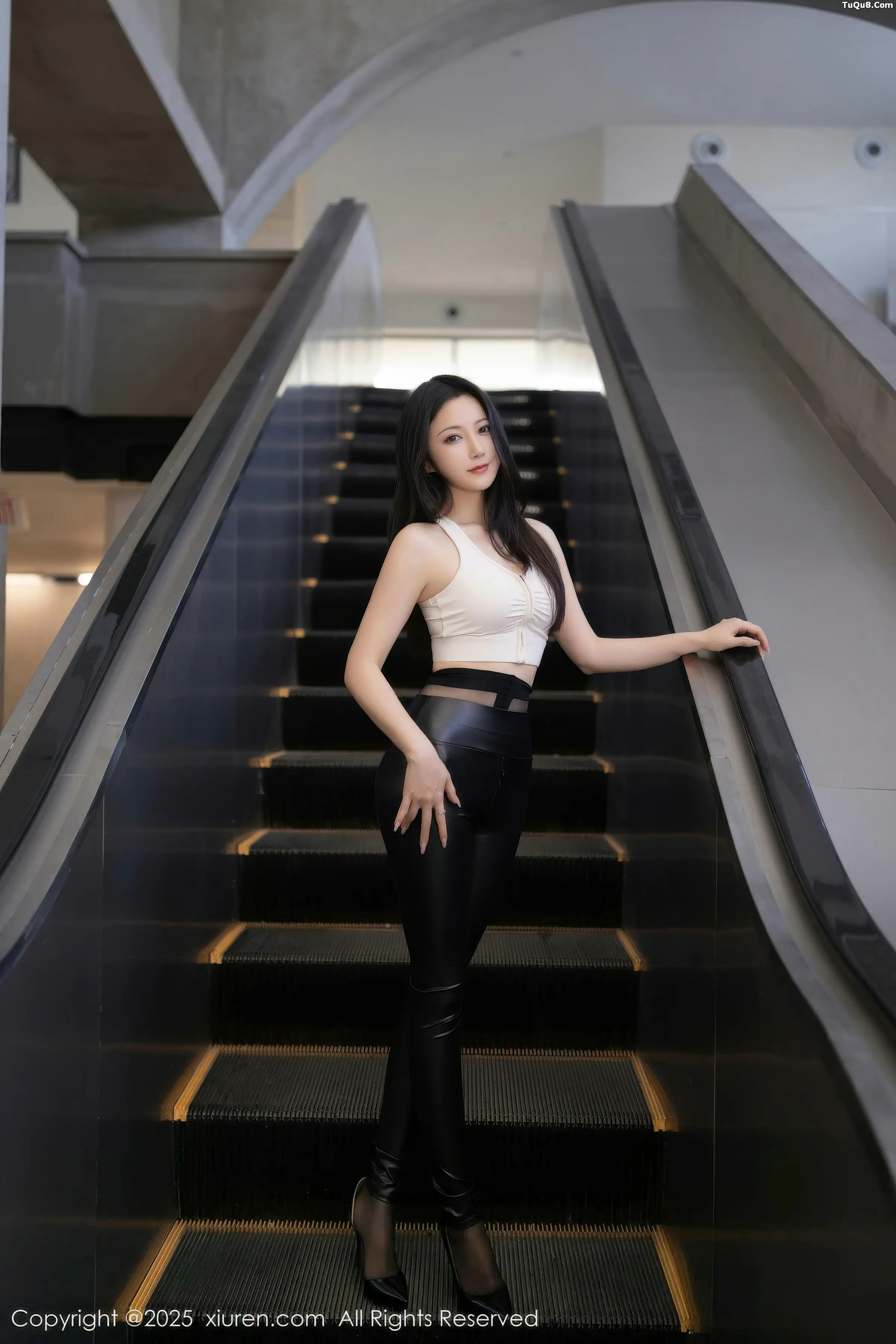 CaviarFish Sexy white top paired with black leather pants showcasing graceful figure alluring and absolutely beautiful photos 70P 8