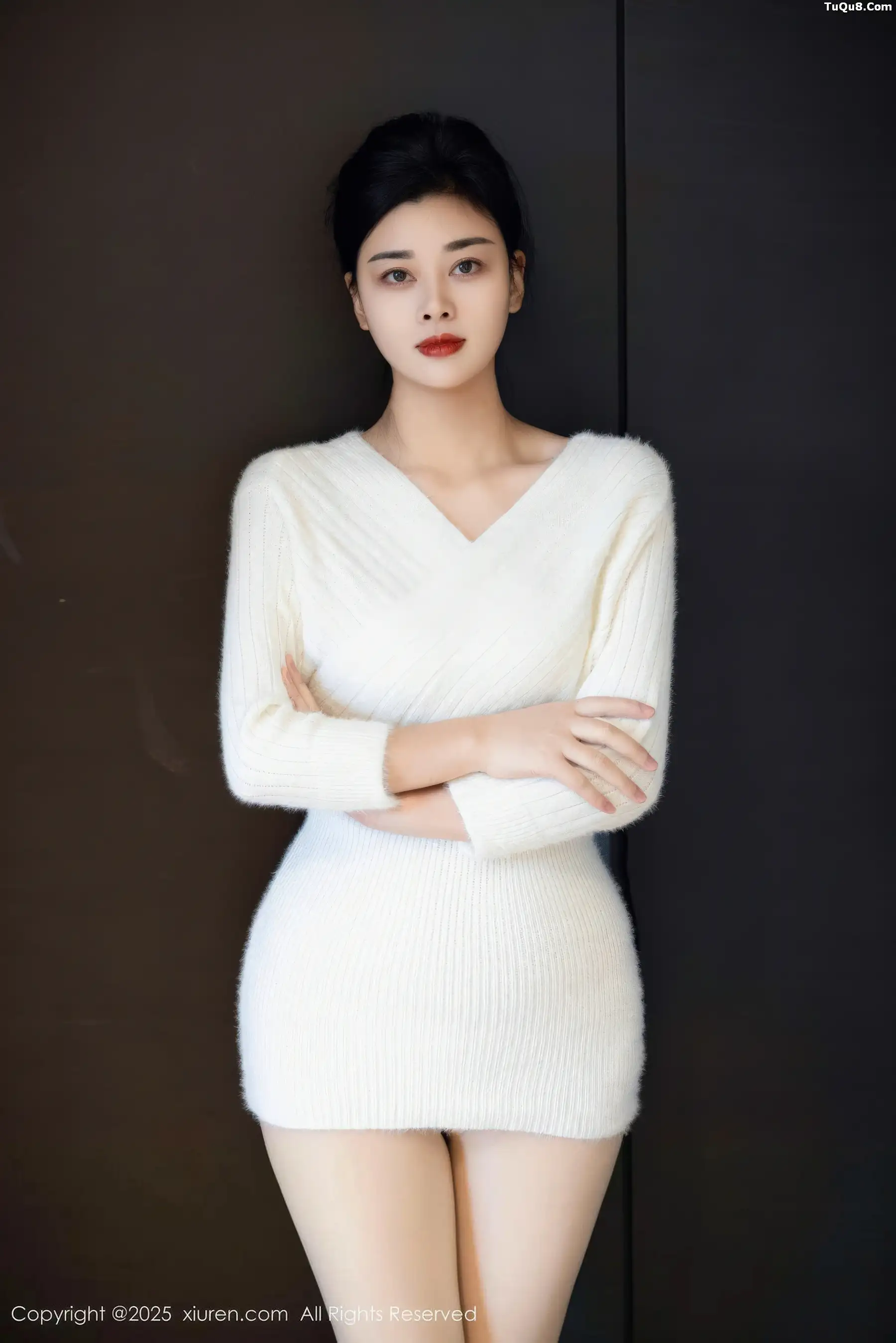徐清妍性感白色毛衣露黑色内衣配超薄肉丝秀曼妙身姿绝美写真78P 2
