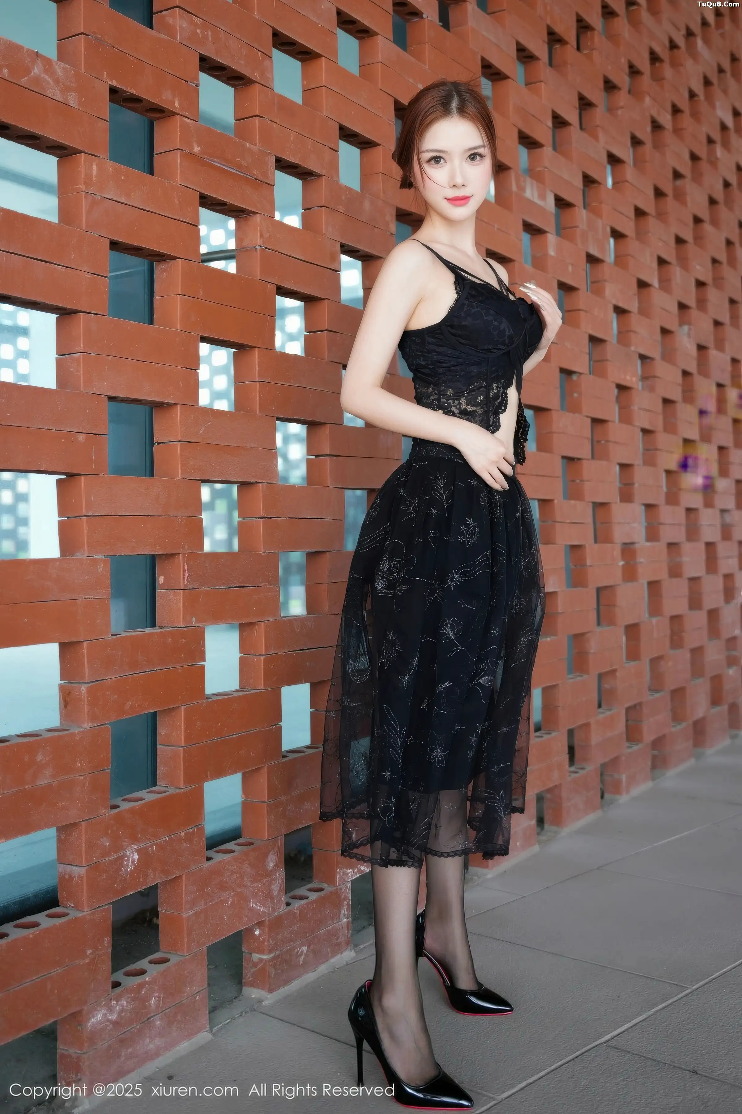 Bai Zhi yy sexy black lingerie with ultra-thin black stockings showing perfect figure charming beautiful photos 79P 2