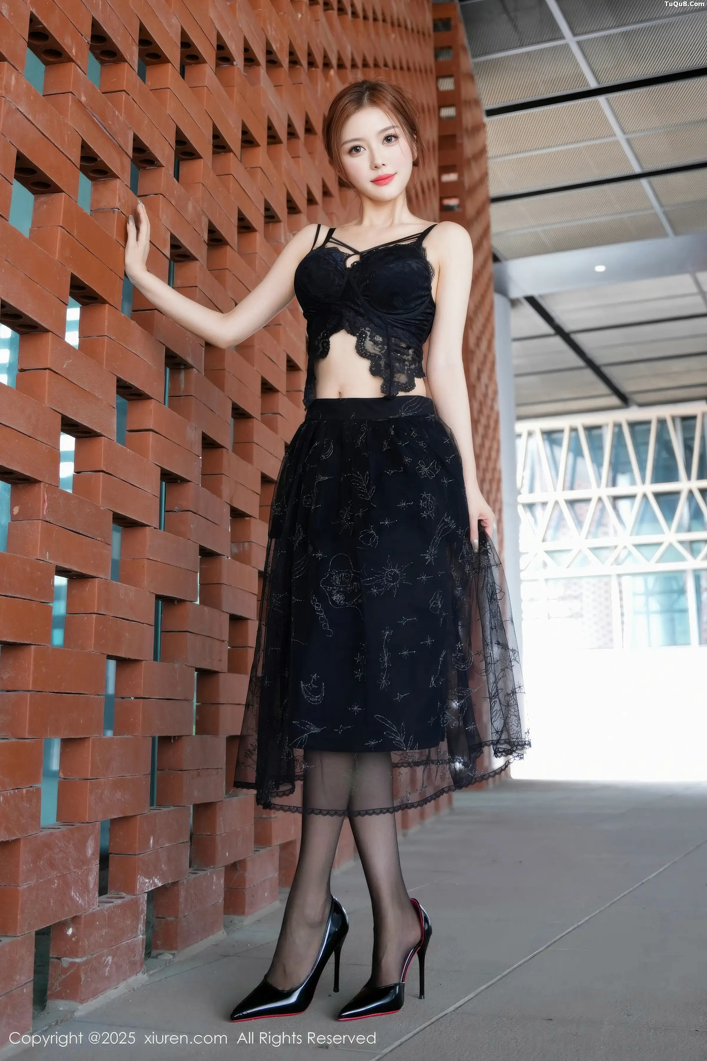 Bai Zhi yy sexy black lingerie with ultra-thin black stockings showing perfect figure charming beautiful photos 79P 5