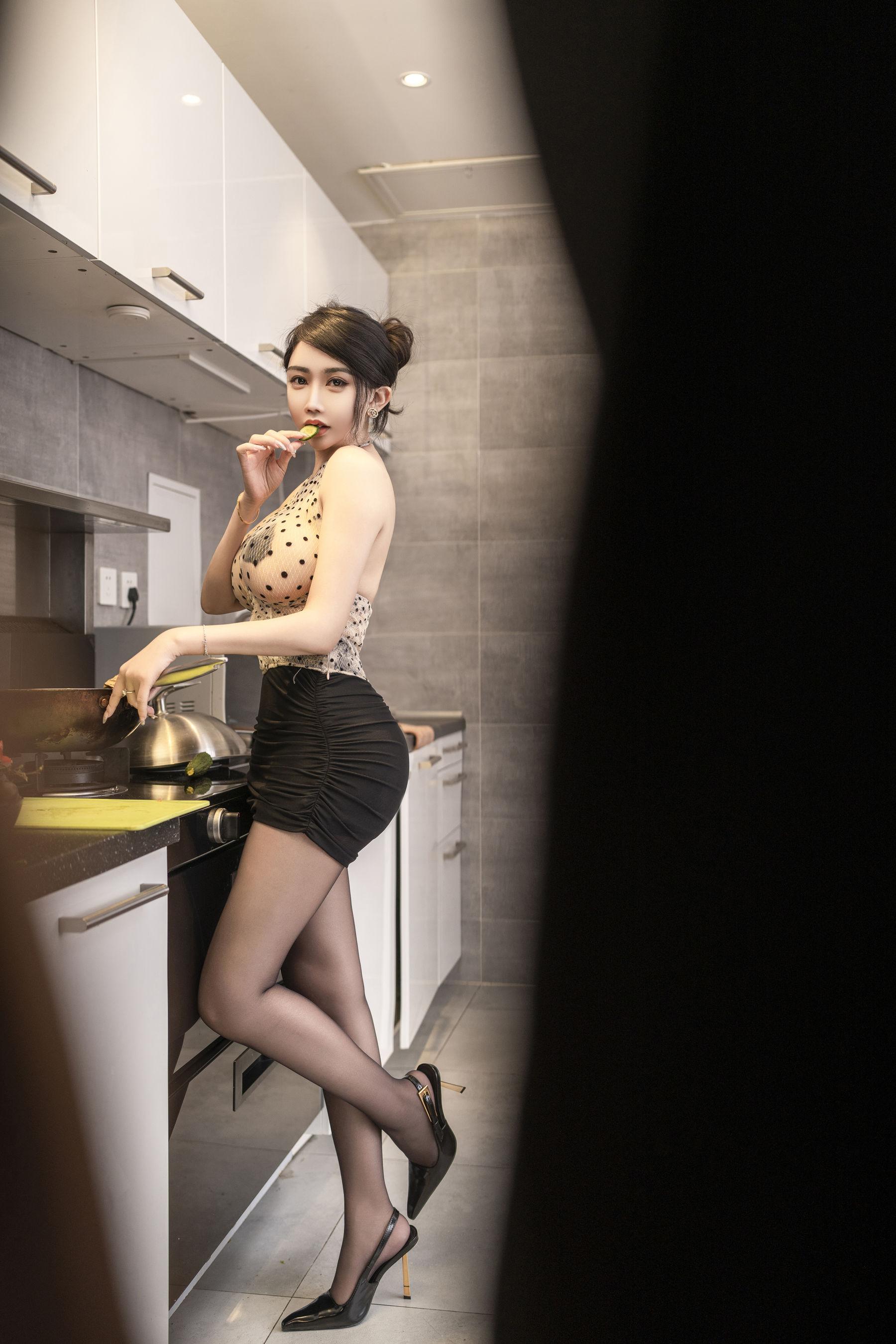 秀人付费 李若汐 诱人私拍福利 厨房女仆90P 5