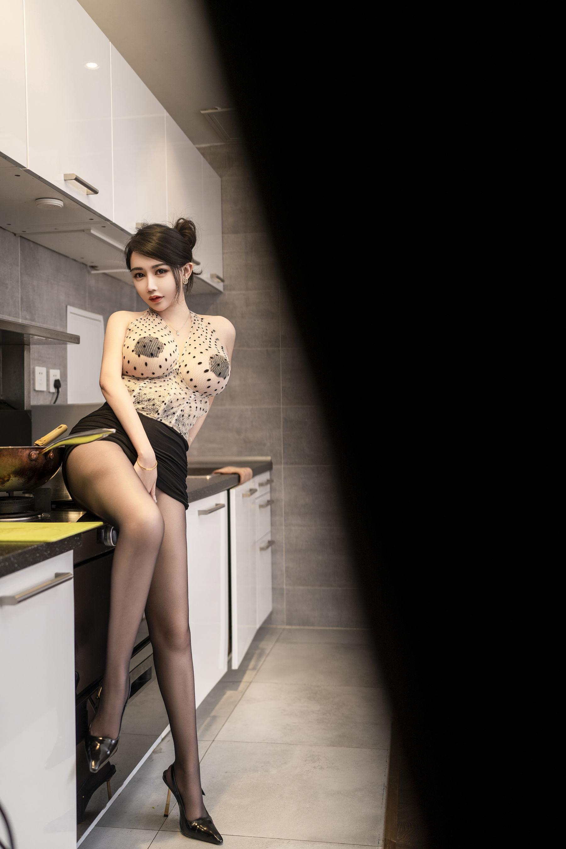 秀人付费 李若汐 诱人私拍福利 厨房女仆90P 8
