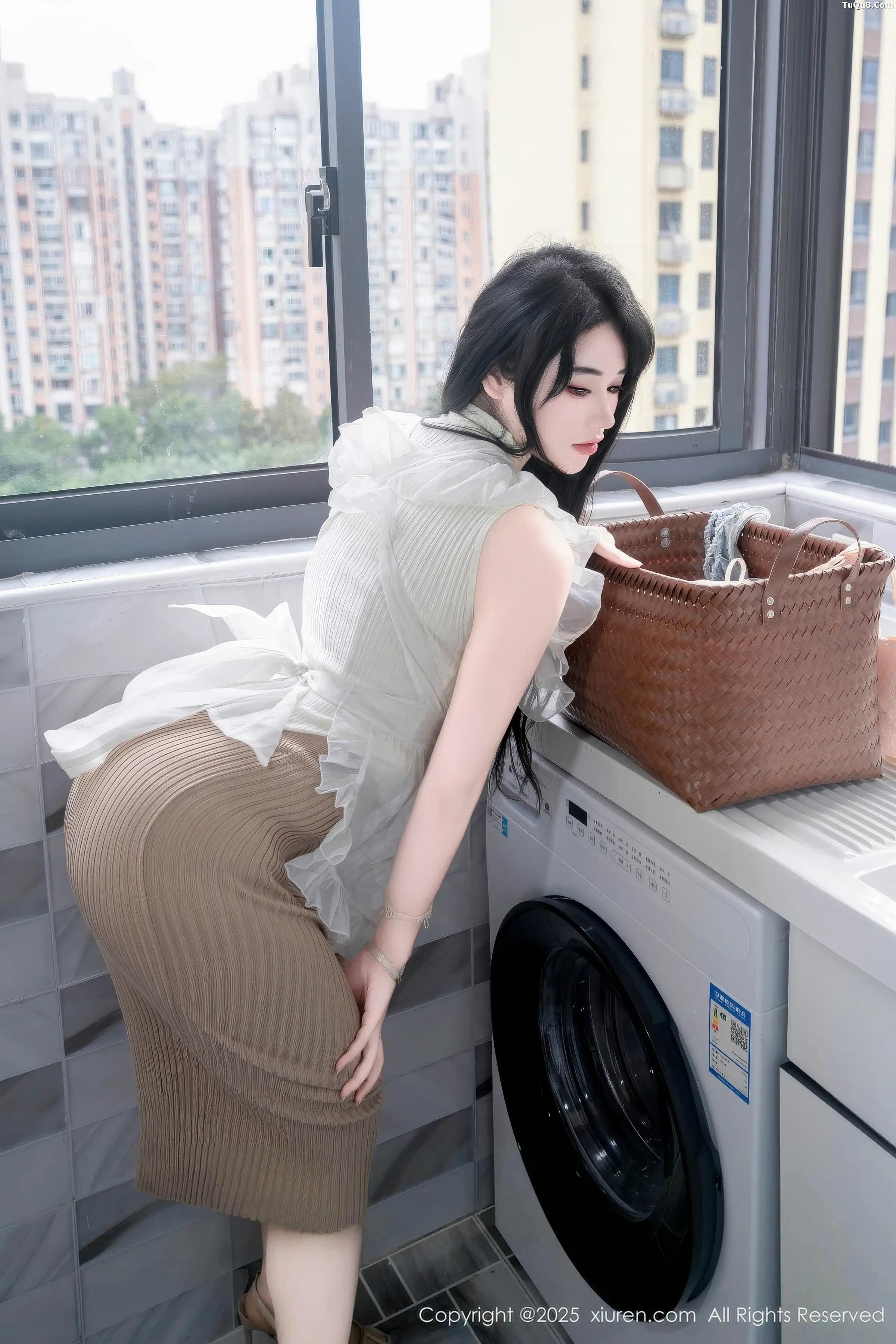 Xixi loves eating strawberries sexy sheer gauze revealing original color lingerie show perfect figure charming absolutely beautiful pictorial 83P | 9 photos visible
