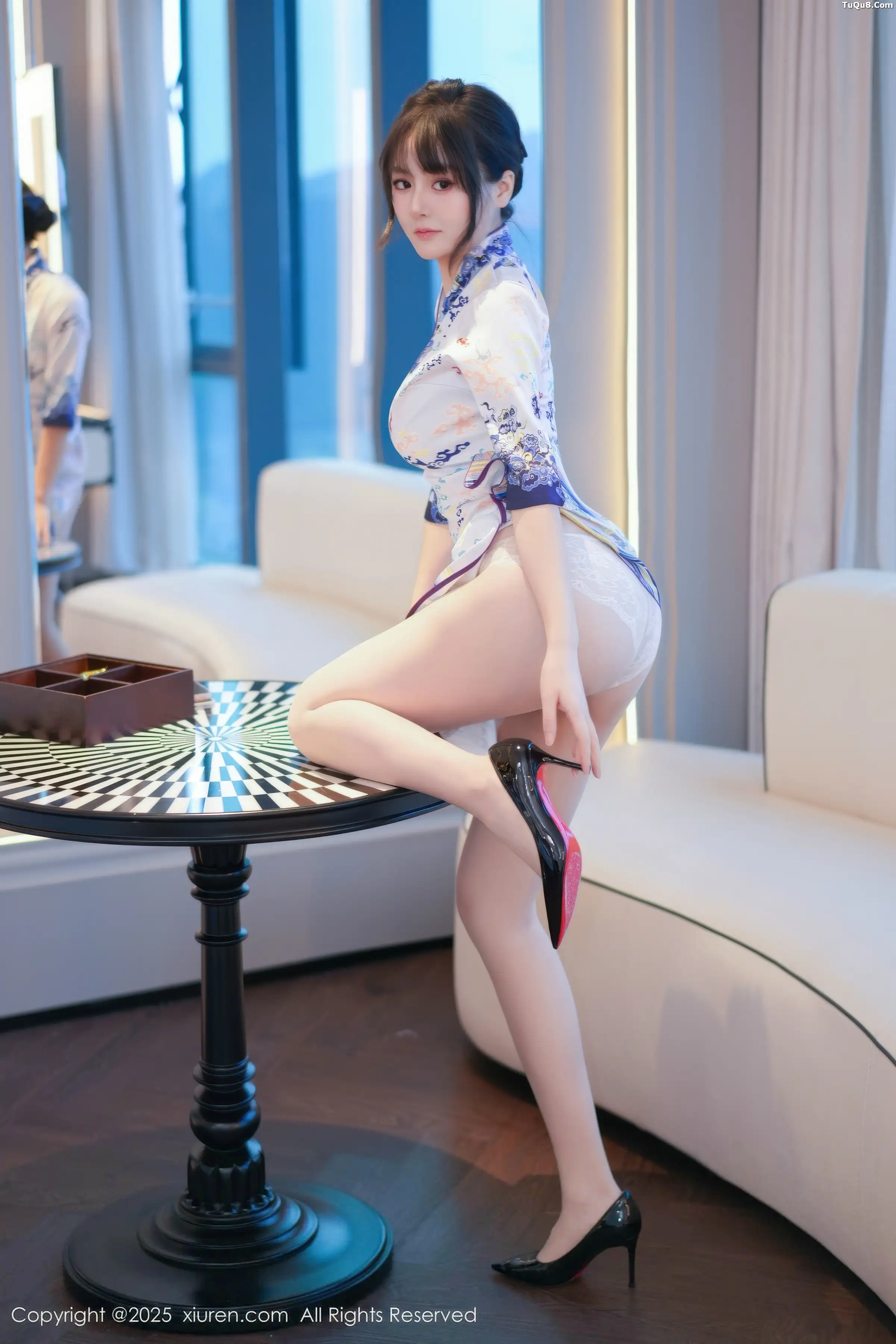 Shen Nanxi RuRu Sexy Light-colored Qipao Revealing White Lace Lingerie Showcasing Stunning Figure Photoshoot 62P 7
