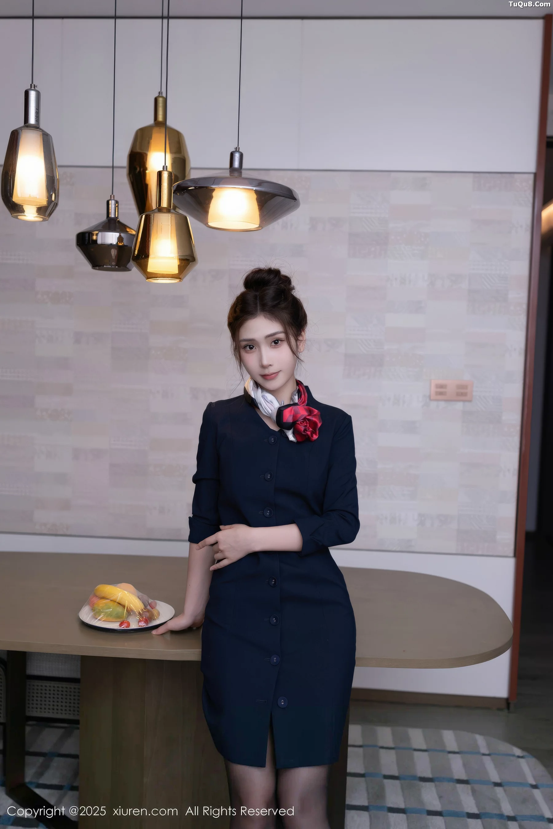 刘婷婷性感空姐制服露黄色内衣配超薄黑丝秀完美身材绝美写真70P 2