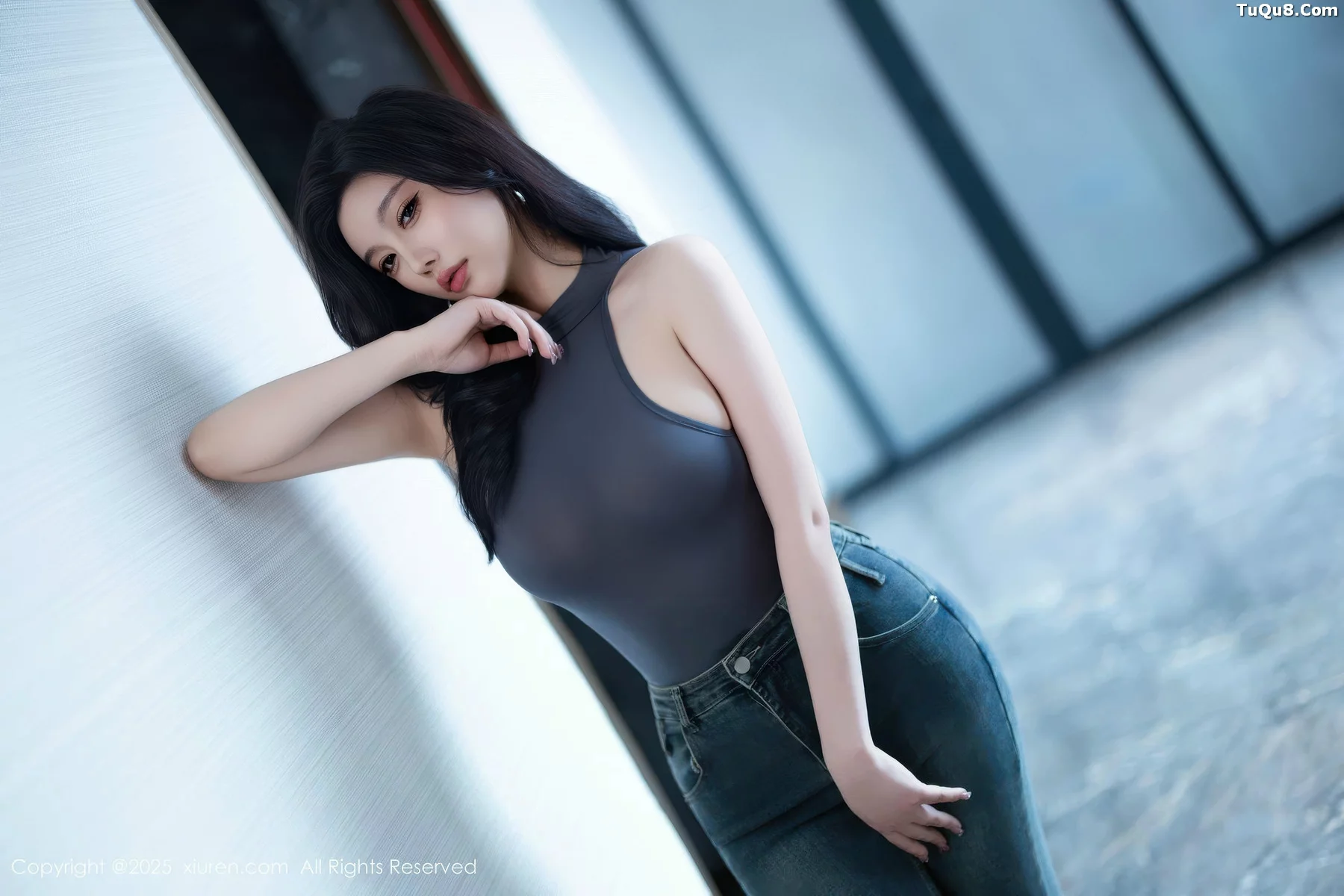 CHENCHEN. Sexy Gray Outfit Paired with Blue Jeans Showcasing Voluptuous Figure Gorgeous Photoshoot 90P 8