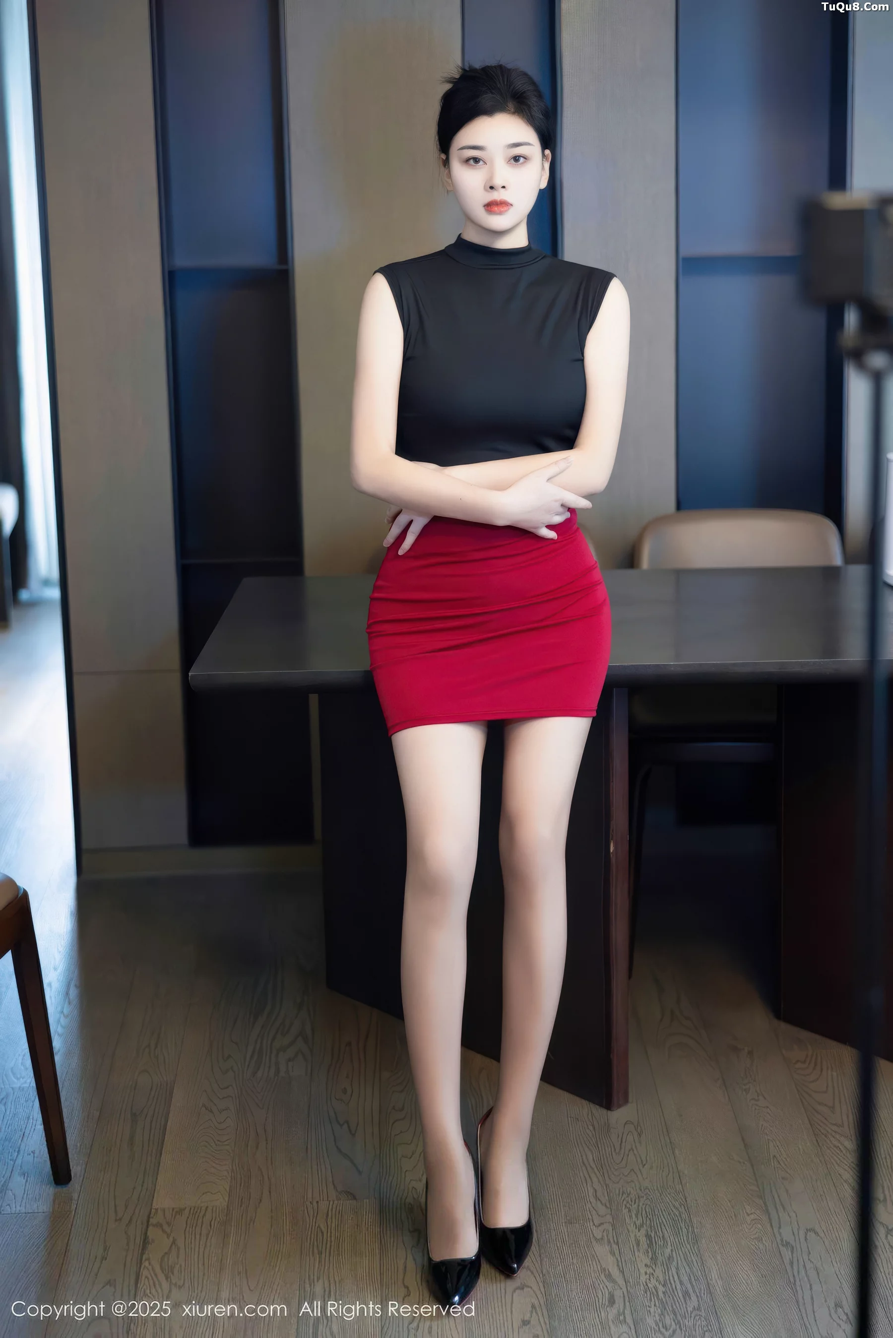 Xu Qingyan Sexy Black OL Outfit, Sheer Black Stockings, and Stunning Figure Photoshoot 76P