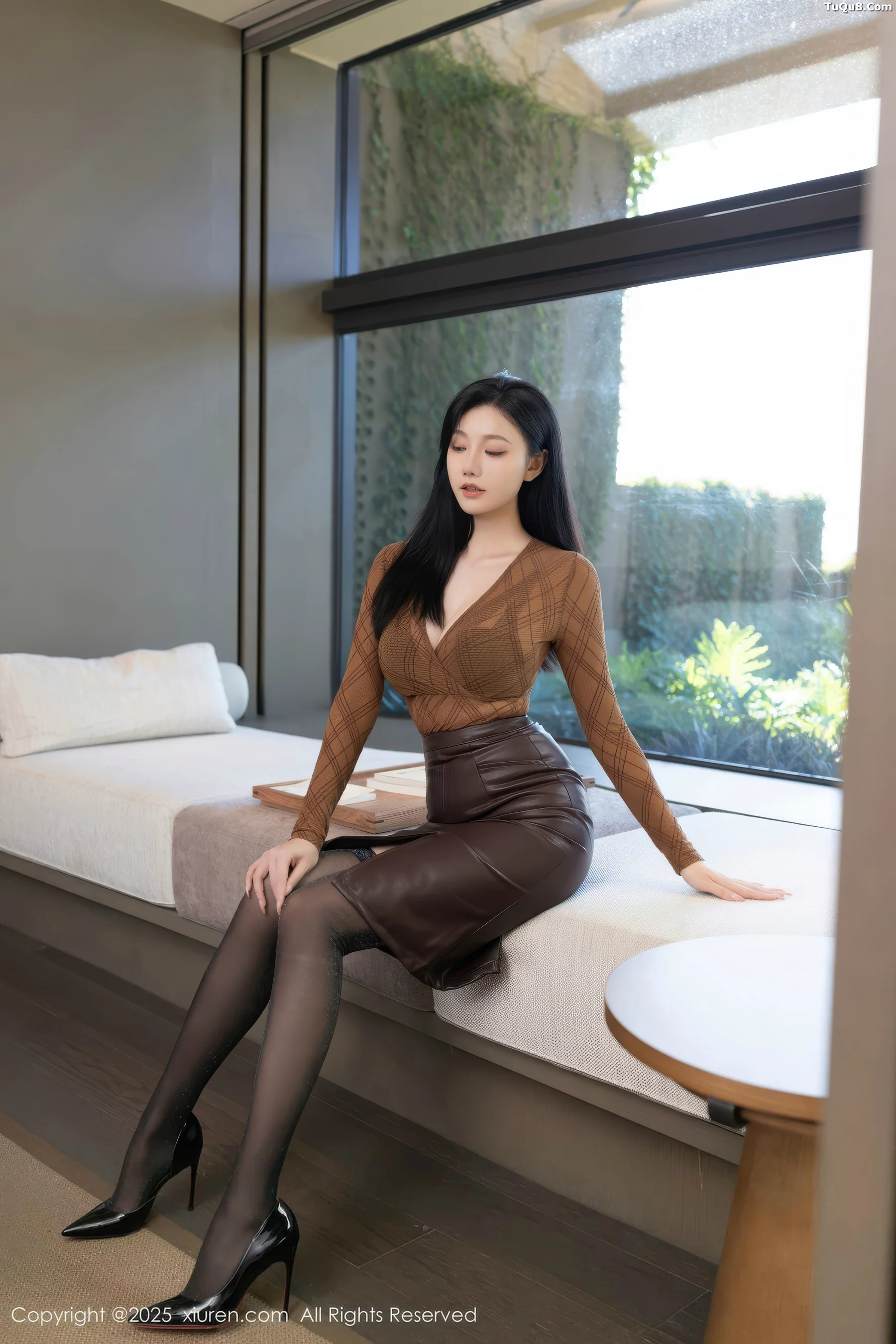 Anran anran sexy brown leather skirt revealing black underwear paired with black stockings showing off beautiful legs gorgeous photoshoot 78P 6