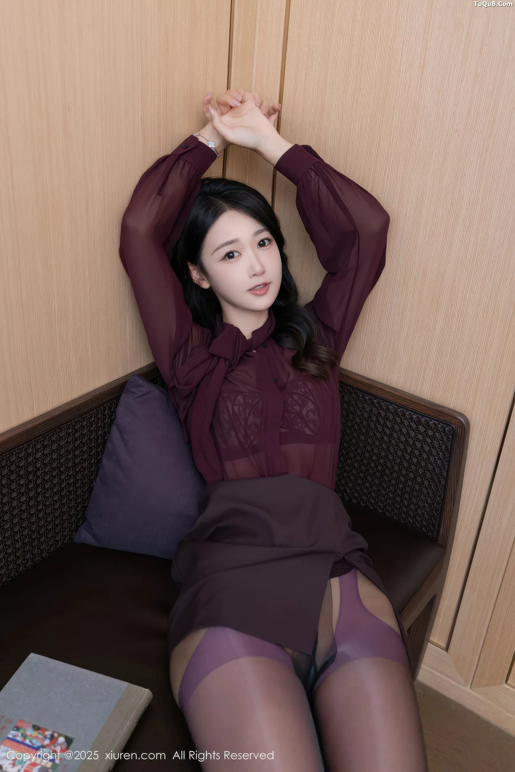 Tang Anqi Sexy OL Outfit Revealing Black Lingerie Paired with Purple Stockings Showing Graceful Figure Exquisite Photoshoot 68P 5