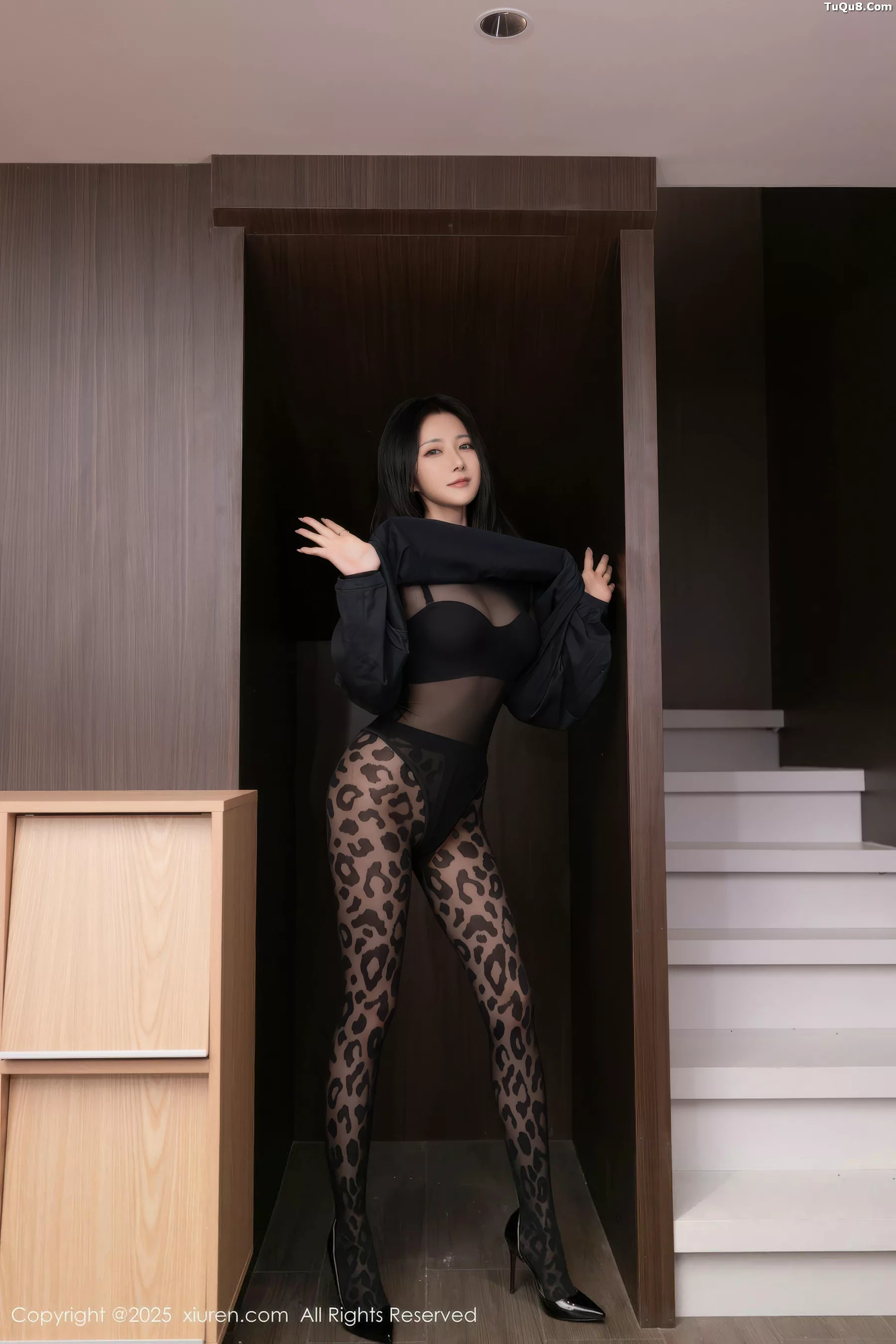 Caviar Fish Sexy Black Lingerie with Leopard Print Black Stockings Showcasing Graceful Figure Alluring Stunning Photoshoot 75P 8