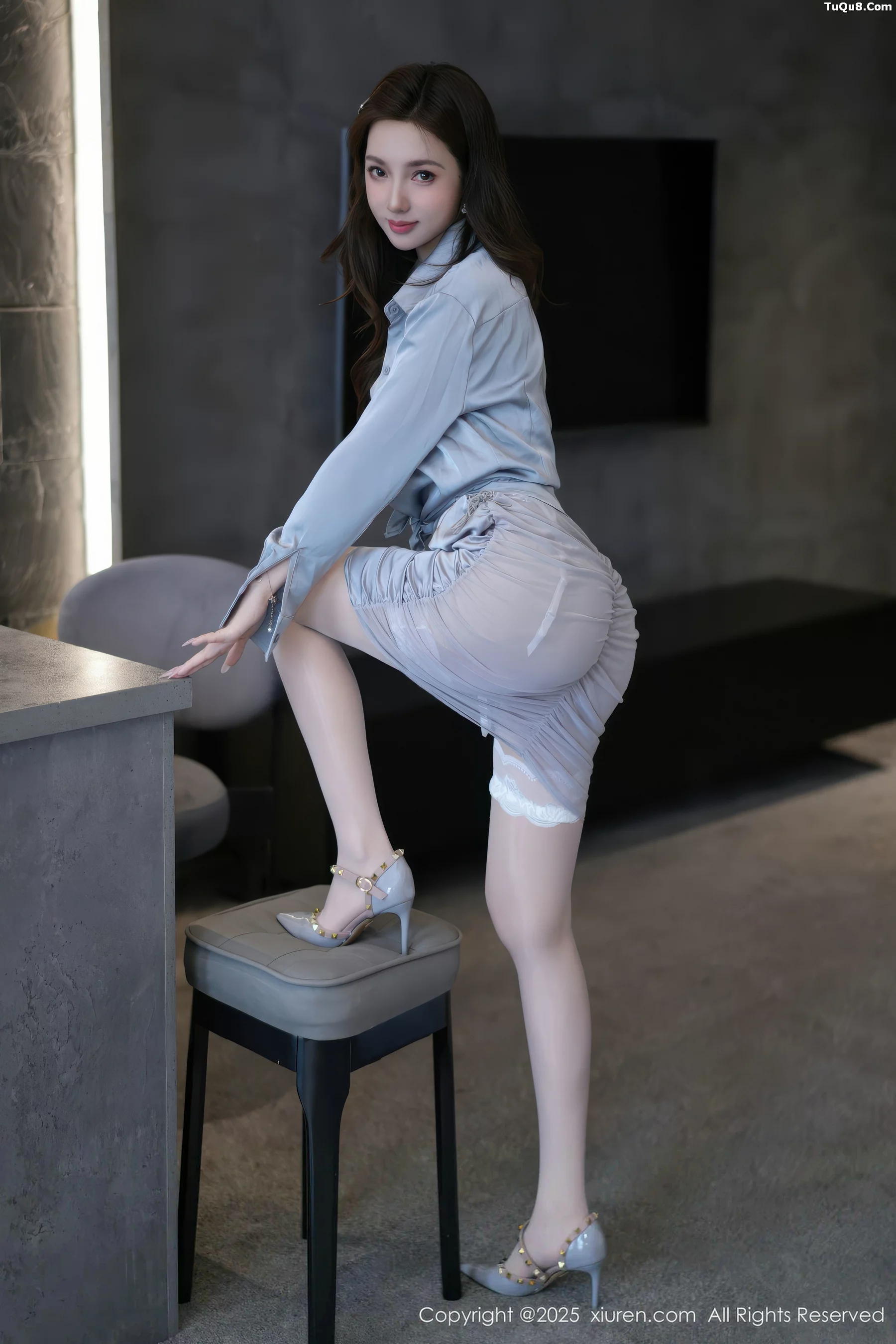 Twins-Tao Tao Sexy Light-Colored One-Piece Mini Skirt with White Stockings Showcasing Graceful Figure, Absolutely Beautiful Photoshoot 70P 4