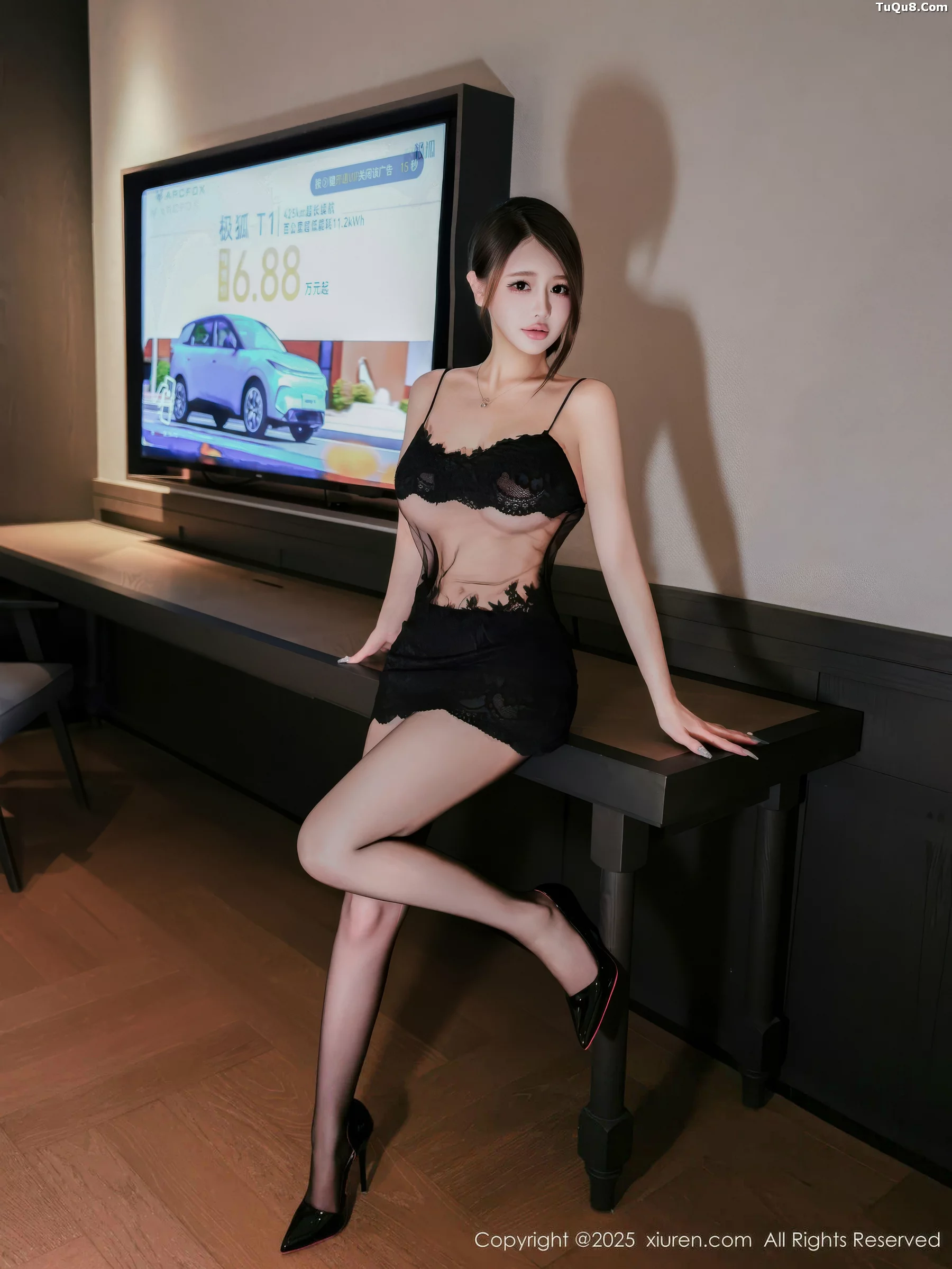 Sweet妮 Sexy Black Lingerie Set with Sheer Black Stockings for Captivating Photoshoot of Curvy Figure 70P