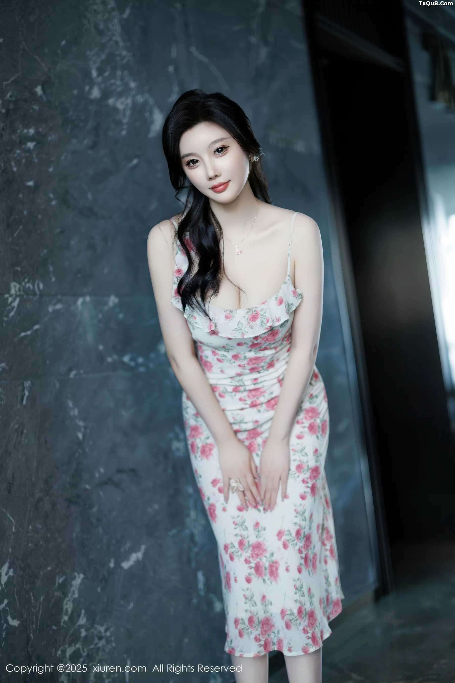 CHENCHEN.性感碎花裙露白色情趣内衣秀丰腴身材绝美写真92P 2