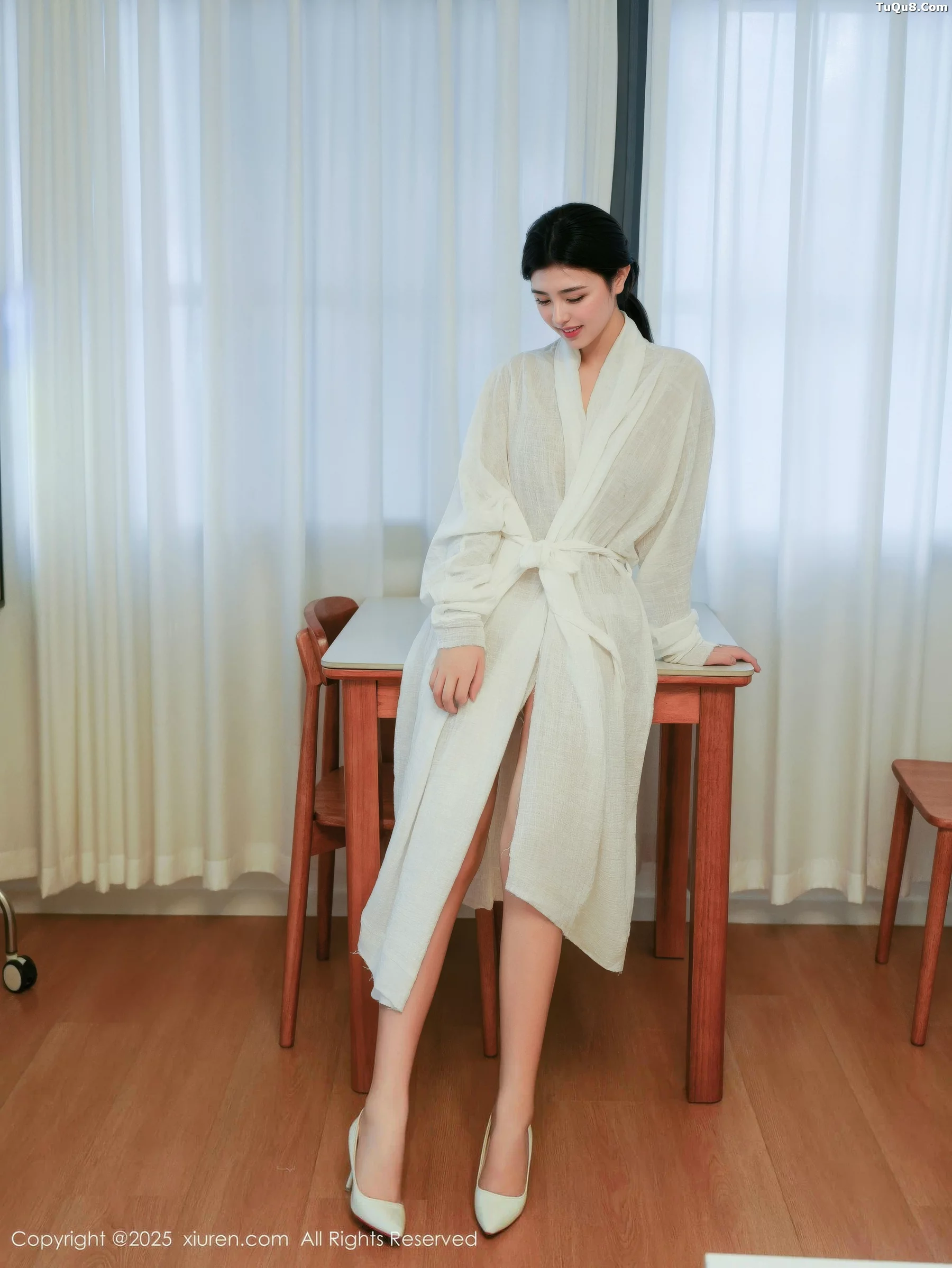 Lín Yuèxī'ér sexy white long bathrobe paired with white high heels showing off beautiful legs seductive stunning photo set 53P 5