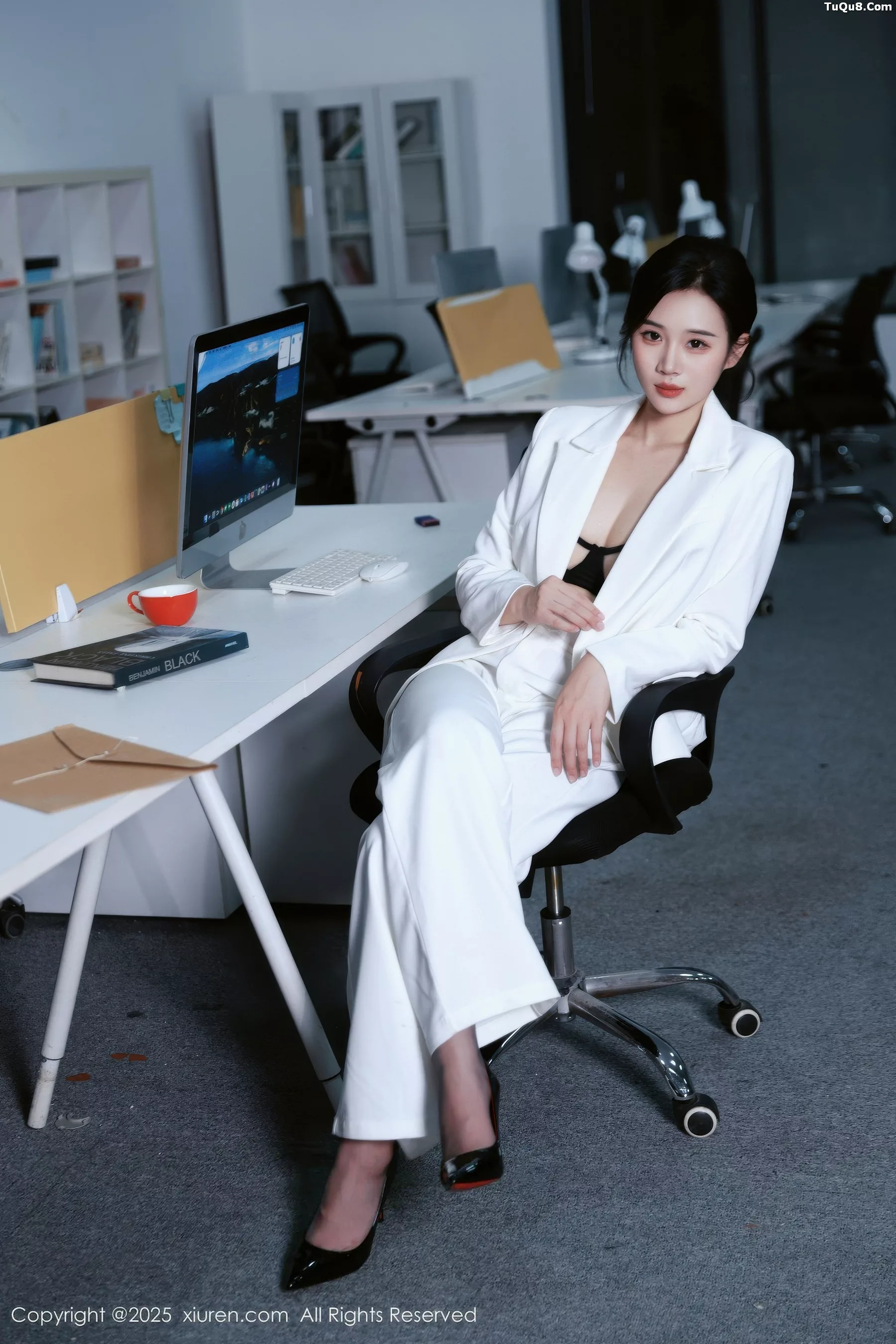 Nán Qiáo sexy white suit revealing black lingerie paired with open-crotch black stockings showing perfect figure gorgeous photoshoot 72P 8