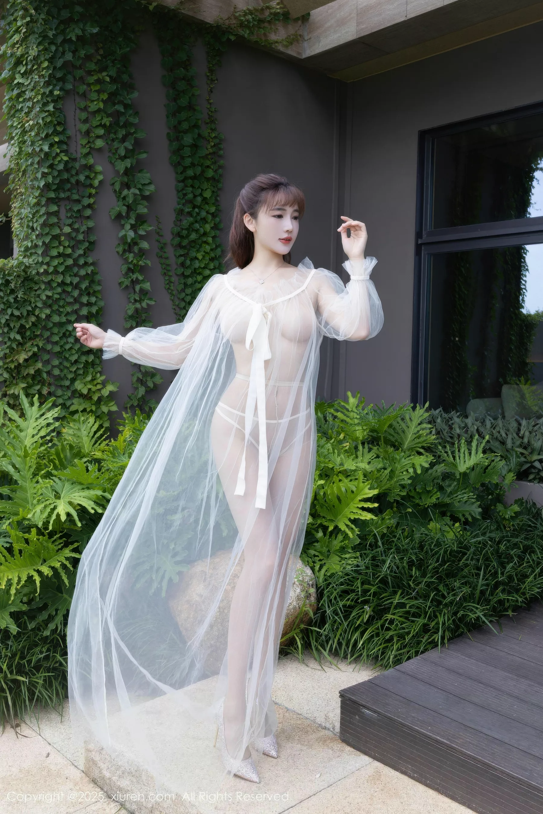 Lu Xuanxuan: Sensual Sheer White Gauze and Micro-Sheer Fabric Photoshoot Highlighting Her Stunning Figure 70P