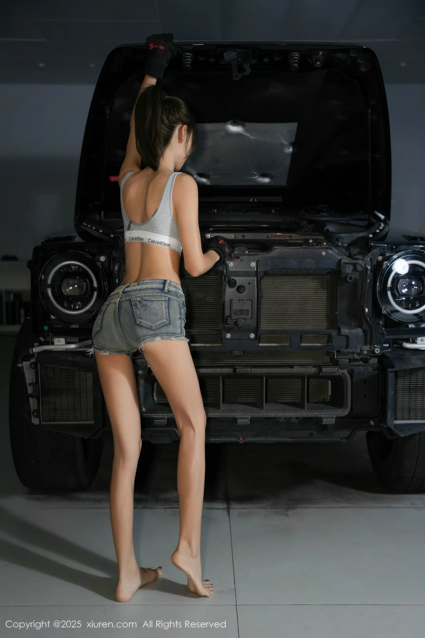 Lingyu69 Sexy Gray Lingerie with Super Short Denim Pants Showing Voluptuous Body, Alluring Gorgeous Photoshoot 76P 2