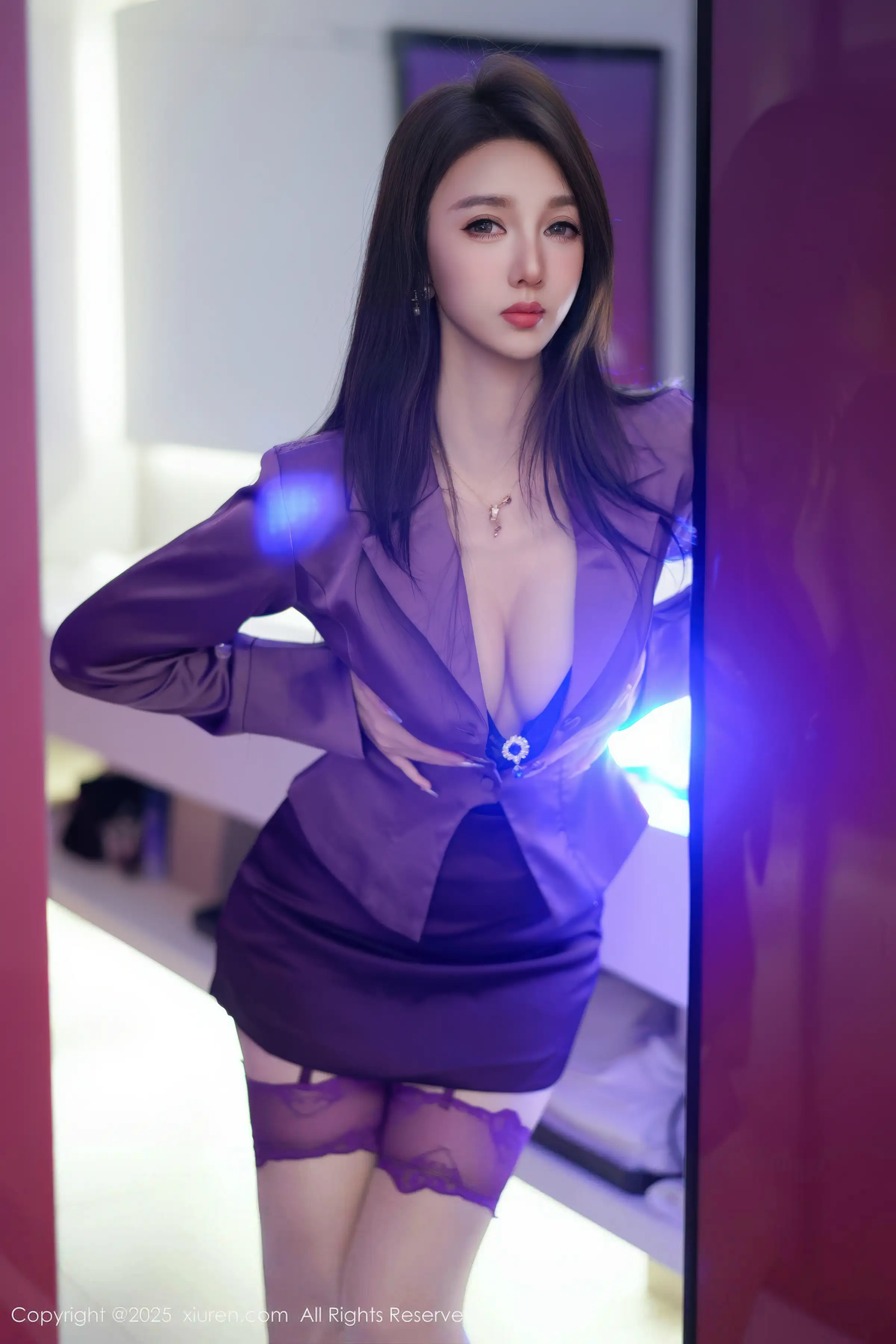 Twins-夭夭性感紫色衬衫配紫色丝袜秀曼妙身姿迷人绝美写真74P 9