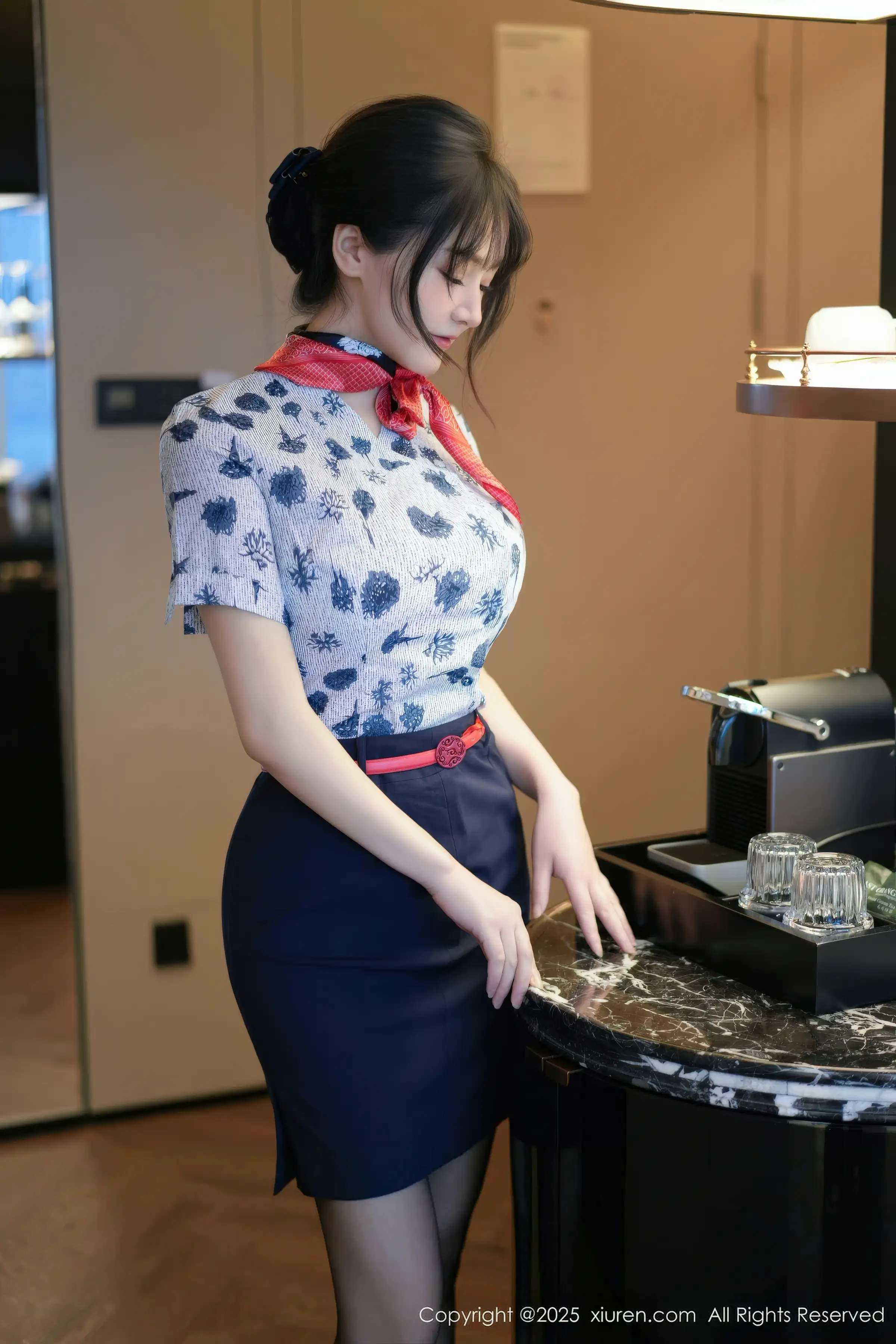 沈南汐RuRu性感空姐制服露灰色内衣秀凹凸身材绝美写真80P 4