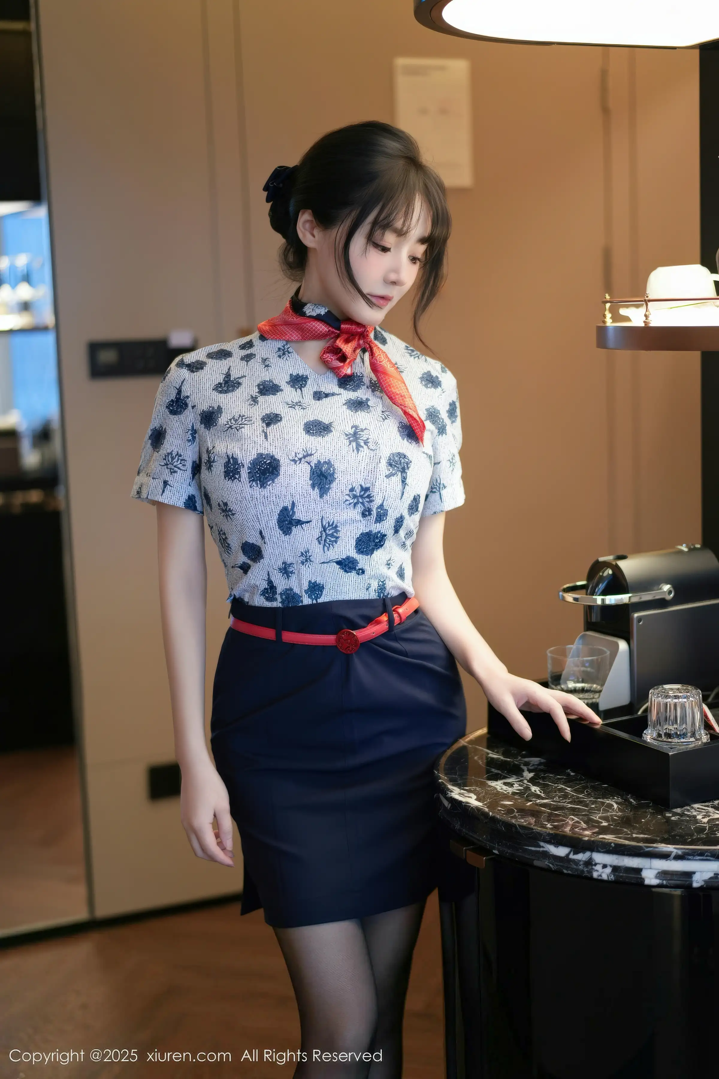 沈南汐RuRu性感空姐制服露灰色内衣秀凹凸身材绝美写真80P 6
