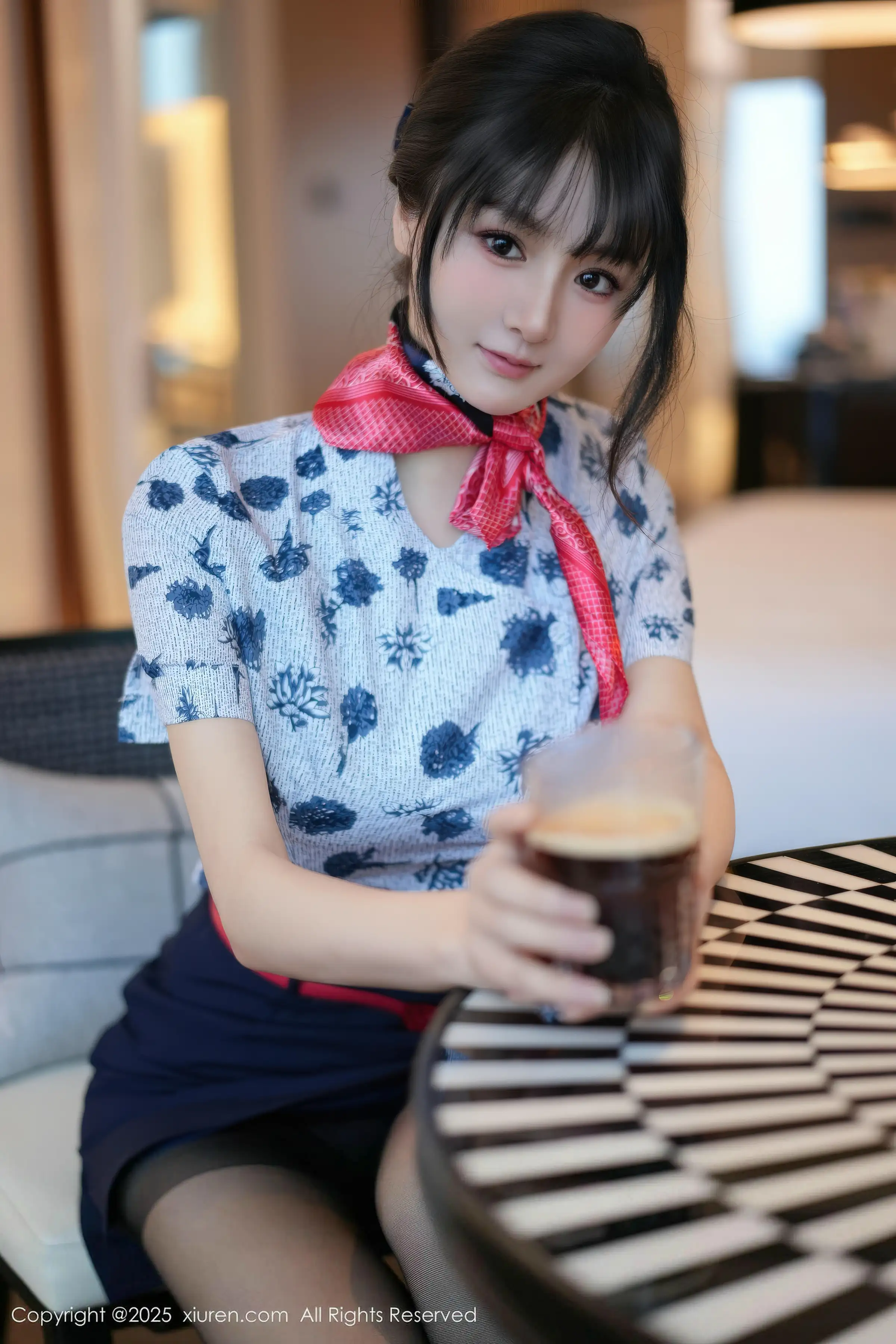 沈南汐RuRu性感空姐制服露灰色内衣秀凹凸身材绝美写真80P 9