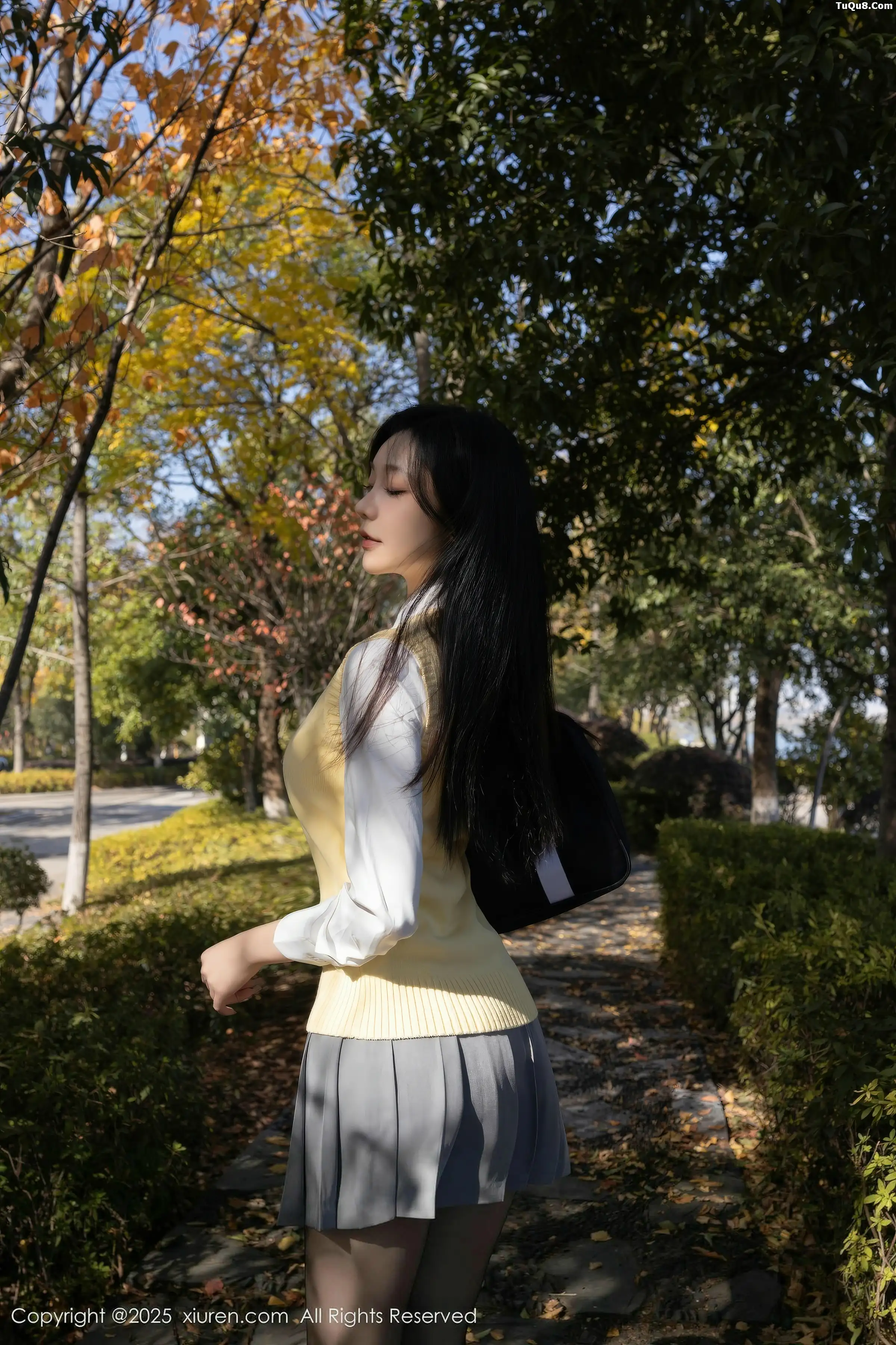 安然anran性感学生装扮百褶短裙配开档黑丝秀美腿绝美写真77P 3