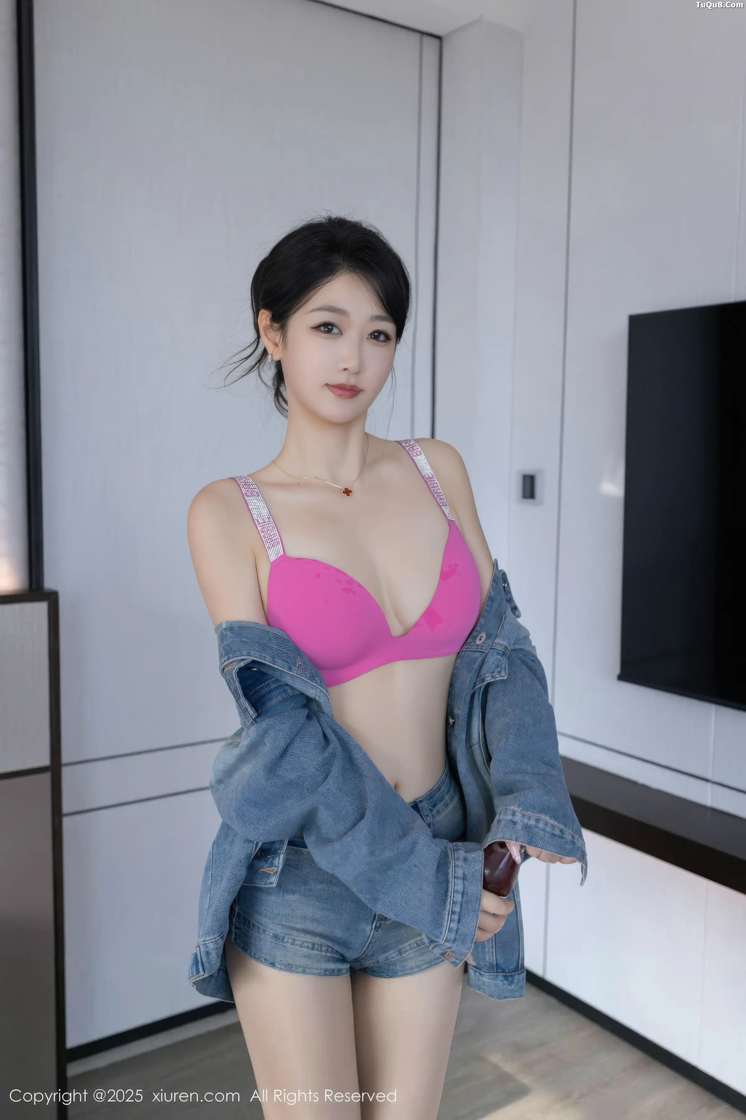 唐安琪性感牛仔套装露粉红内衣配开档黑丝秀翘臀美腿绝美写真79P 7