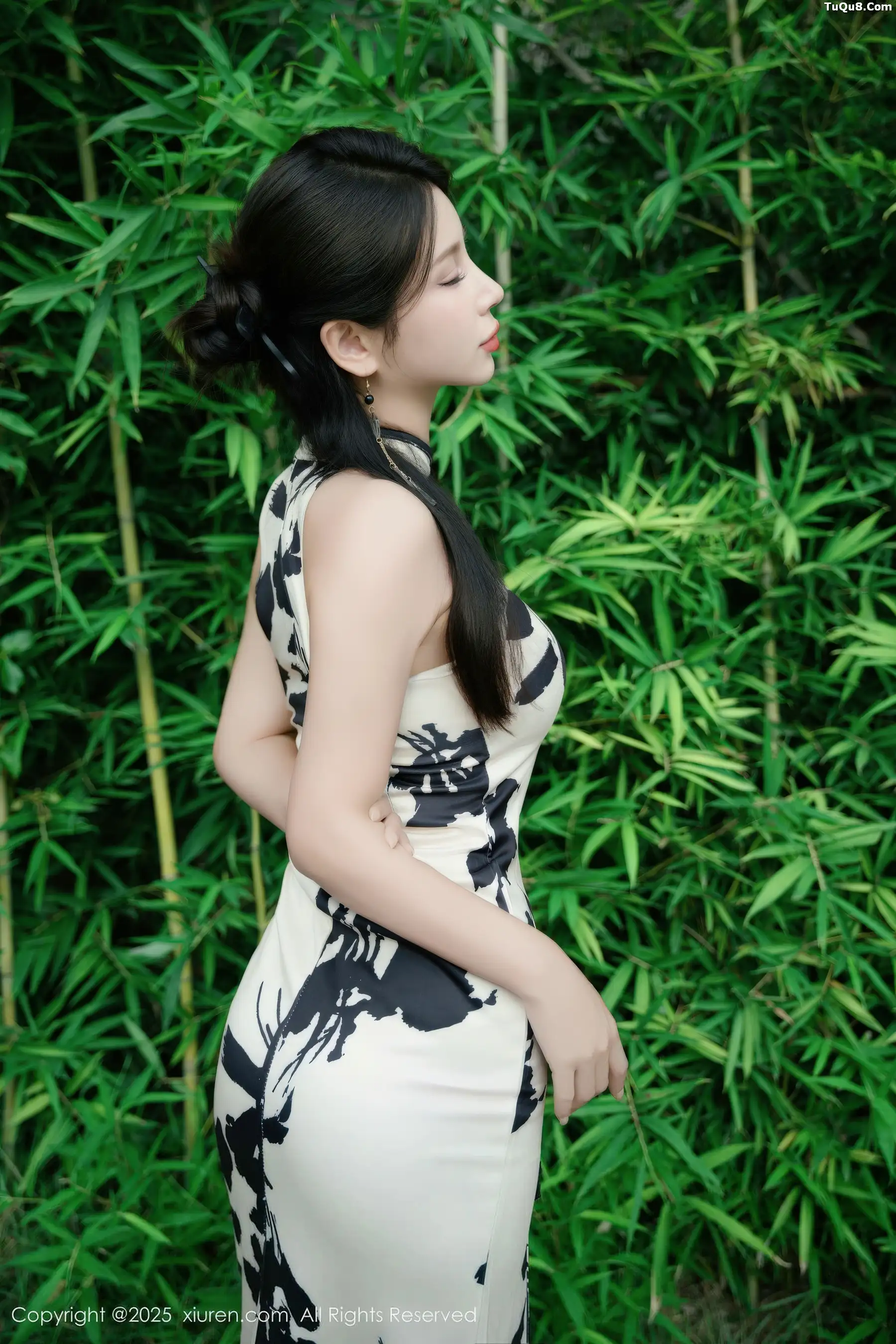 小蛮妖Yummy性感白色旗袍露白色内衣秀完美身材绝美写真70P 2